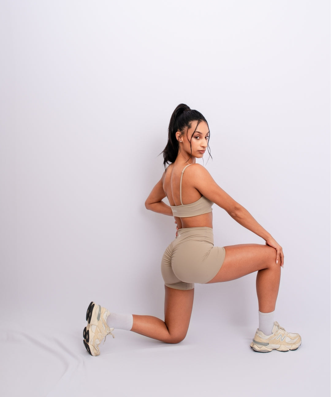 350 SOFT SCRUNCH SHORTS