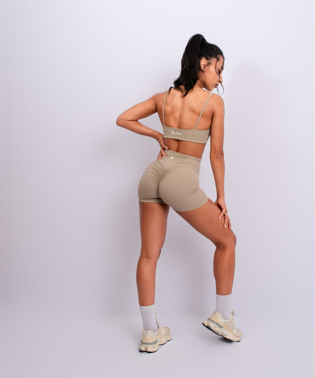 350 SOFT SCRUNCH SHORTS