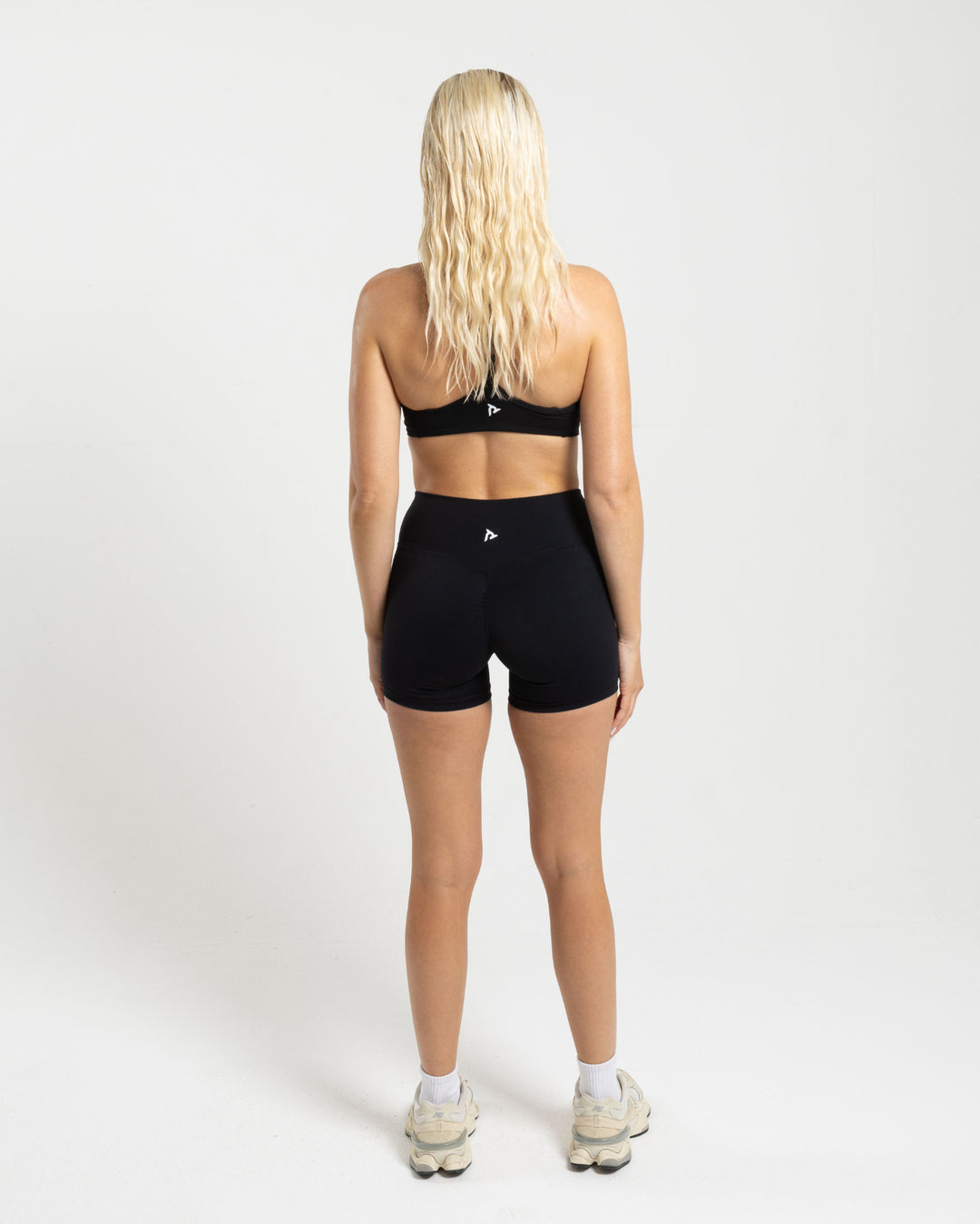 Aura V-Waist Shorts- Black
