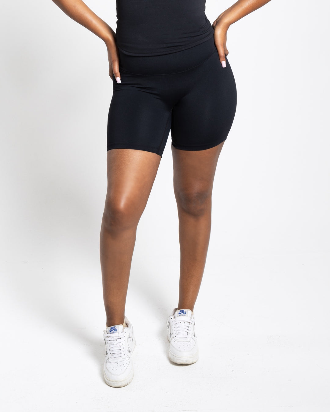 Aura Biker Shorts- Black