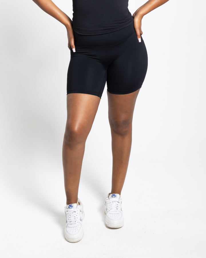 Aura Biker Shorts- Black